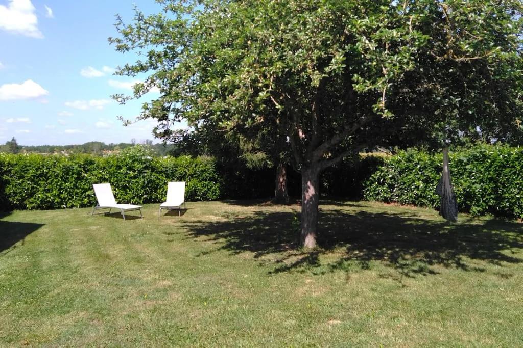 Grande Maison De Plain Pied Avec Jardin Arbore. Champignelles Buitenkant foto