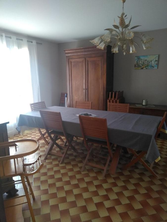 Grande Maison De Plain Pied Avec Jardin Arbore. Champignelles Buitenkant foto