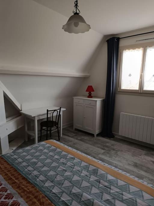 Grande Maison De Plain Pied Avec Jardin Arbore. Champignelles Buitenkant foto